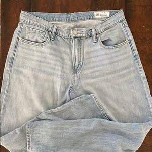 GAP Women’s Baggy Mid-rise Jeans - Sz 31